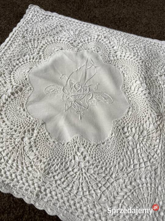 Poszewka szydełkowa haftowana Zabrze