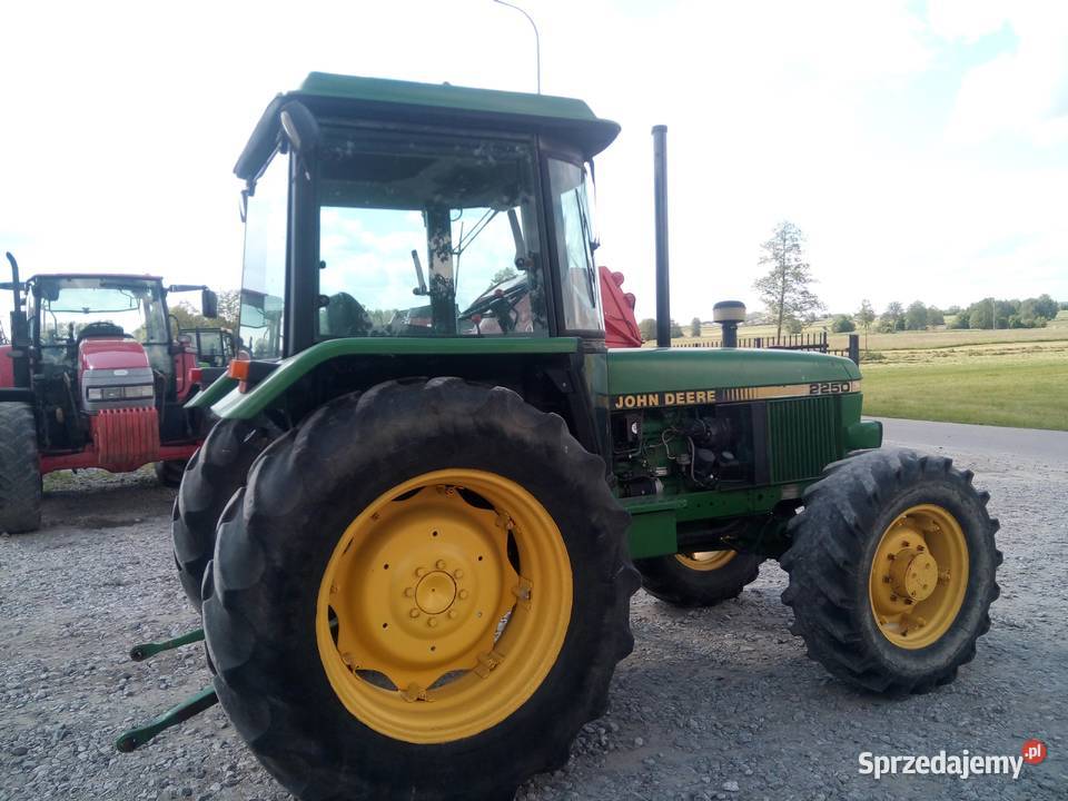 Ciągnik rolniczy John deere 2250 ursus massey
