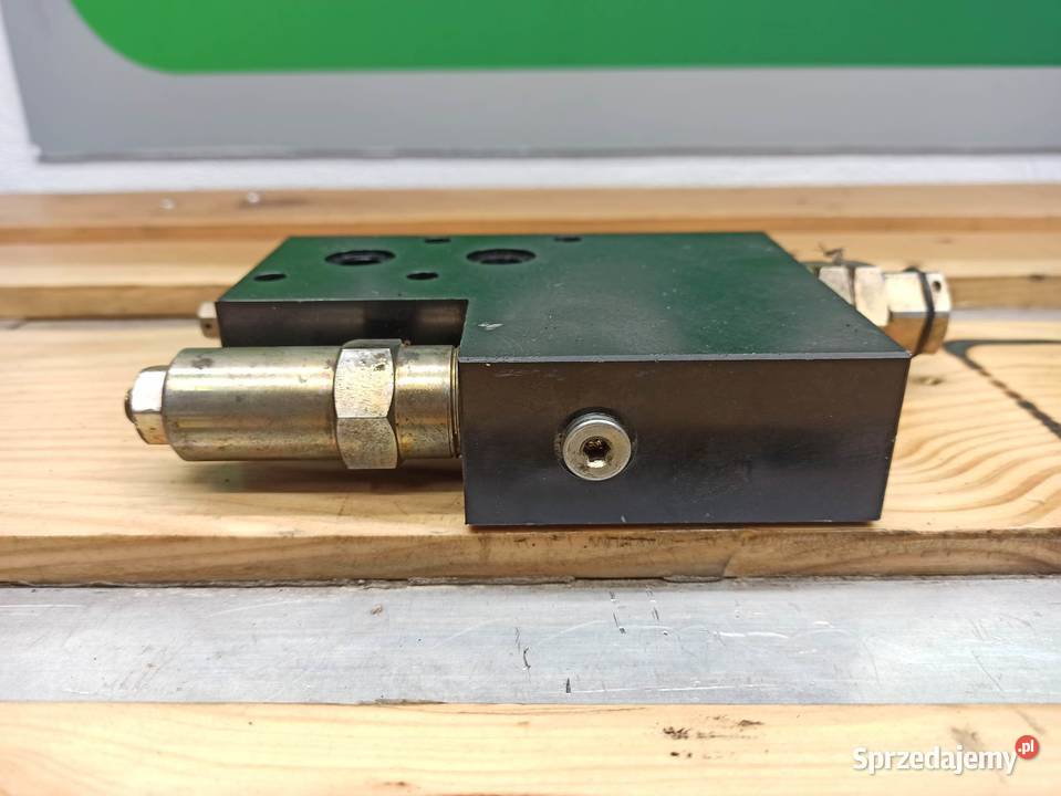 Zawór Blok Manitou 217917 Motoryzacja Wilkowo sprzedam