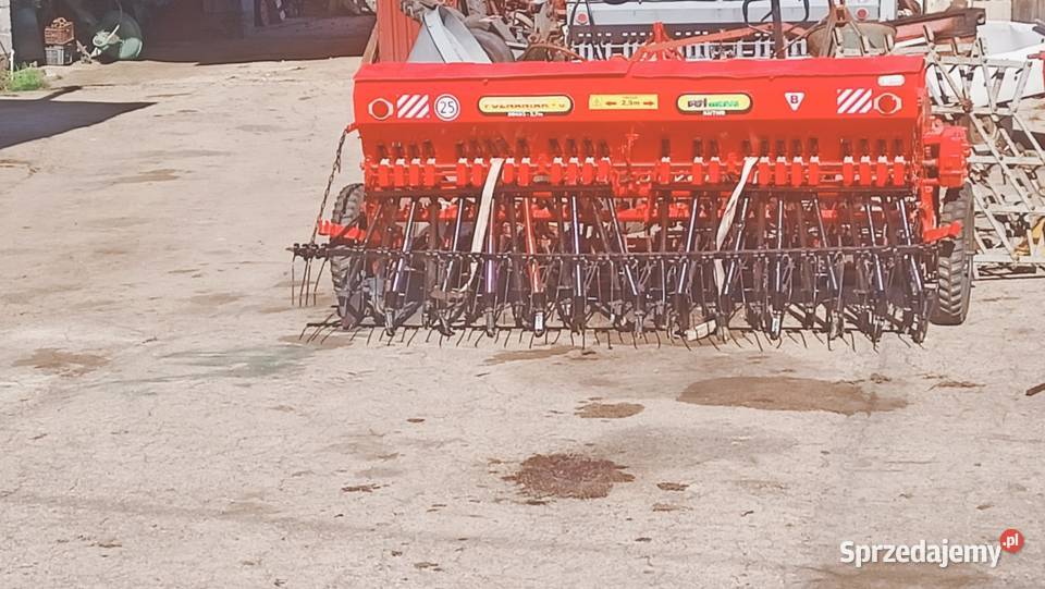 Siewnik zbożowy poznaniak na docisku nieuszkodzony Bodzentyn