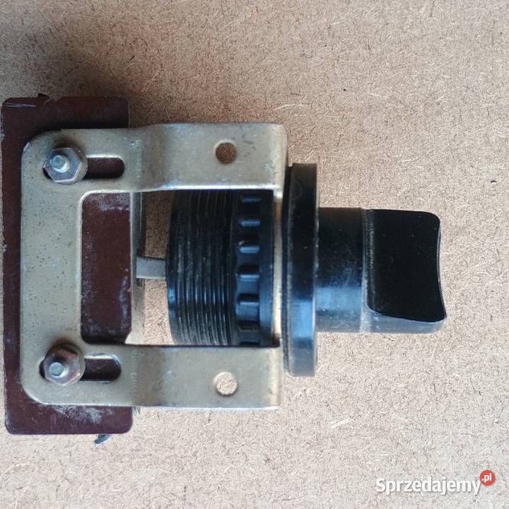 Osprzęt elektryczny różny przyciski łaczniki