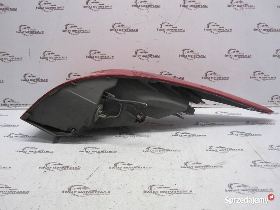 HYUNDAI i40 12r lampa prawa tył 924023Z000 osobowe