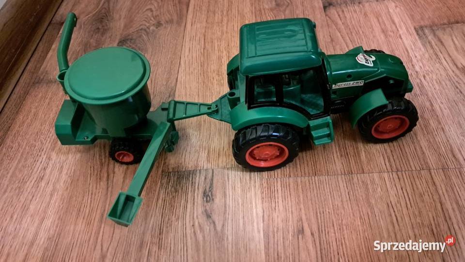 Zielony traktor z odczepianą maszyną Dla Dziecka Zielona Góra