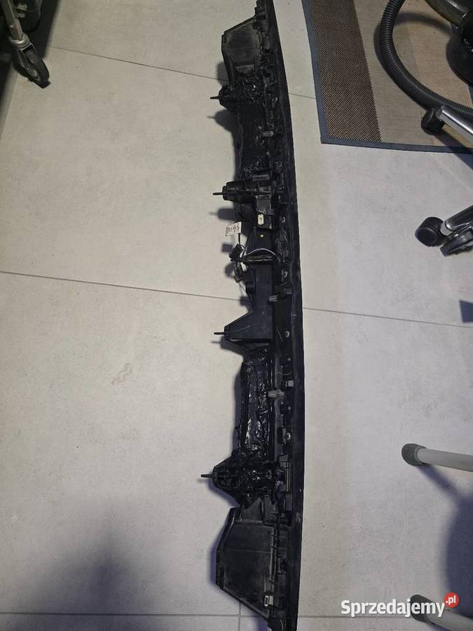 Blenda lampa tyl dodge challenger Ślesin