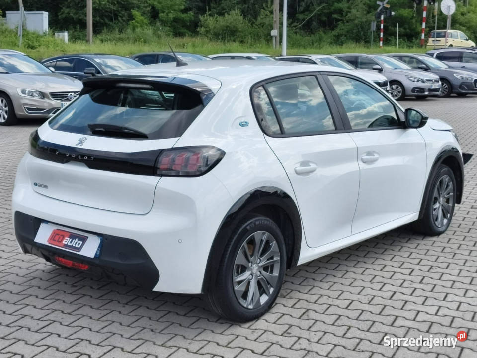 Peugeot 208 e208 fullelektryk ledy tablet mały Kęty