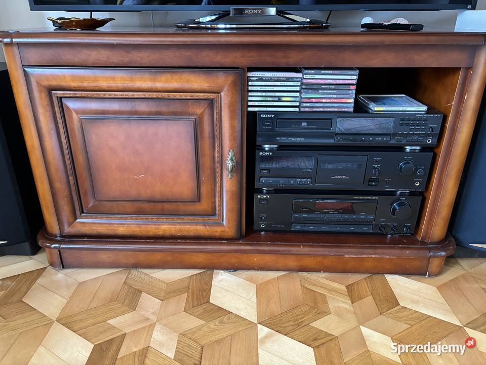 klasyczne meble z kolekcji Bursztyn Meble do salonu