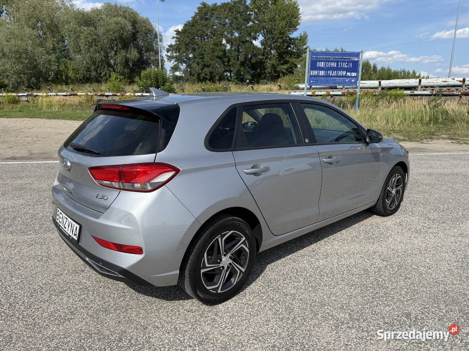 Hyundai i30 15 BENZYNA Klimatronik Nawigacja sprzedam