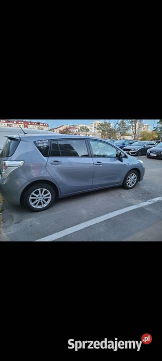 Toyota Verso klimatyzacja hak bezwypadkowy dobra Warszawa
