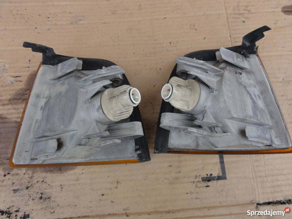 Kierunkowskazy Audi 80 b3 oryginał osobowe Jastrząb sprzedam