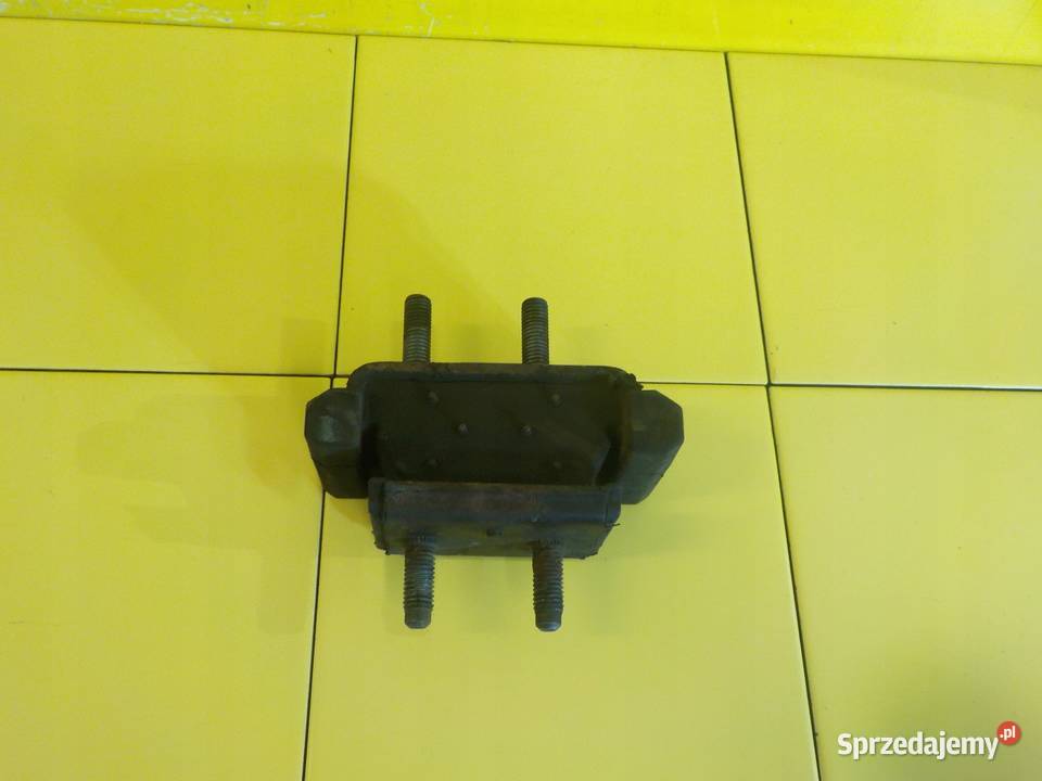 IVECO 23 HPI 14r 106 F1AE0481A poduszka silnika osobowe Suków