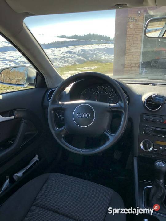 AUDI A3 8P SPORTBACK 20 TDI Czarna Górna