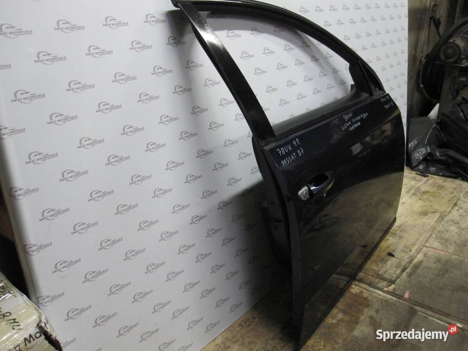 VW PASSAT B7 13r drzwi prawe przód