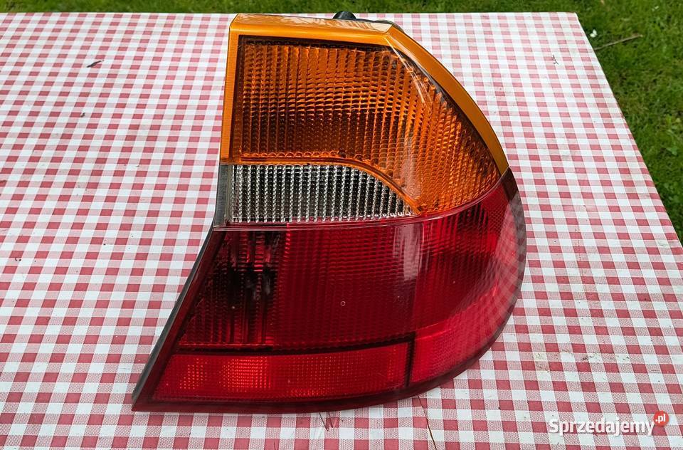 Chrysler 300m lampa prawy tył Tychy