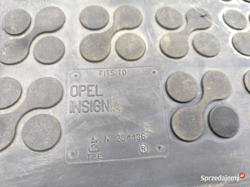 MATA GUMA BAGAŻNIKA OPEL INSIGNIA A KOMBI 231136