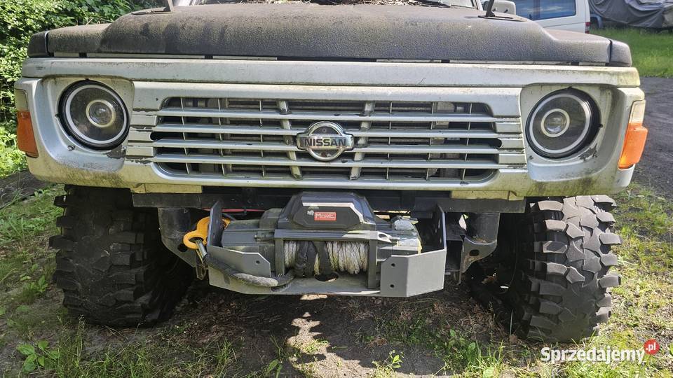 dwie sztuki Nissan Patrol Y60 swap OEM606 BMW manualna
