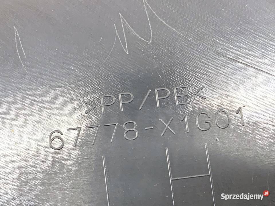 BOCZEK DRZWI LEWY PRZÓD TOYOTA COROLLA E21