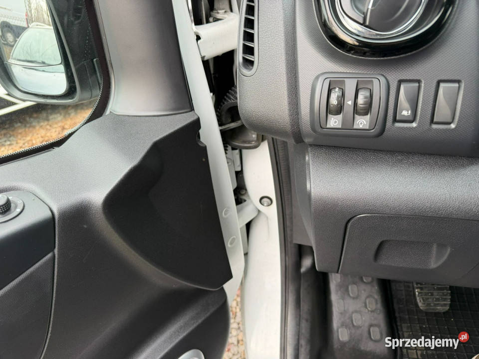 Opel Vivaro 16 120 9 osobowy klima Nawiewy II serwisowany w ASO