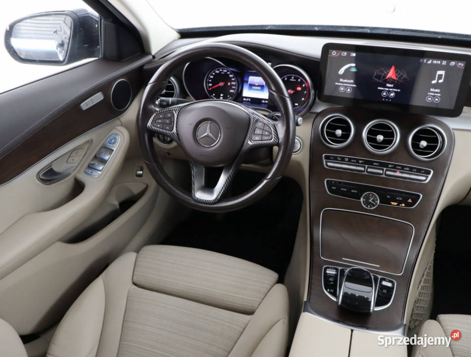 Mercedes C C 200 4MATIC Motoryzacja