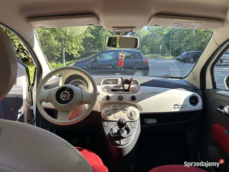 Fiat 500 2009 r 12 benzyna biały 139000 mazowieckie Piaseczno