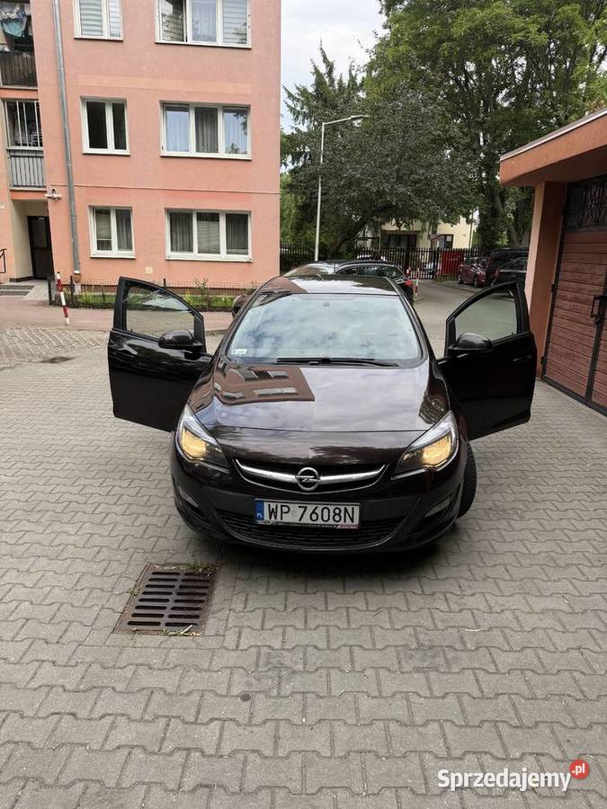 Opel astra 2015 14 turbo z gazem Warszawa sprzedam