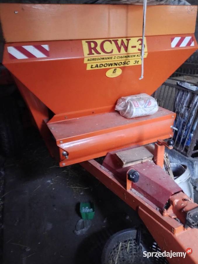 Rozsiewacz wapna nawozów RCW3 Rolnictwo Kutno