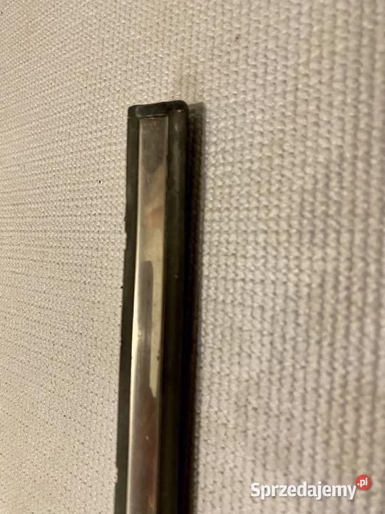 MercedesBenz W123 Listwa błotnika prawy tył Karoseria Łagiewniki