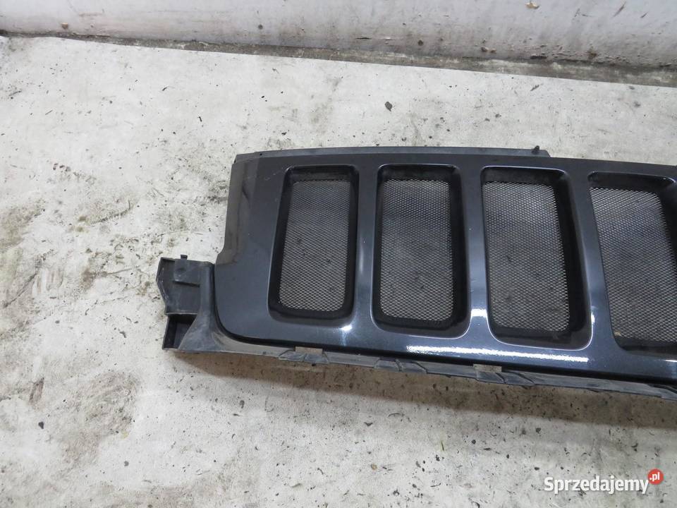ATRAPA GRILL JEEP WK2 57010708