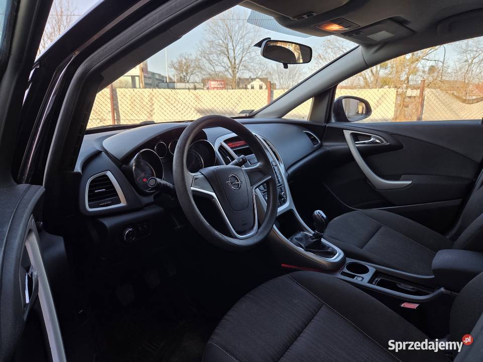 Opel Astra J 2010 benzyna 14 OC na 206000km Wejherowo