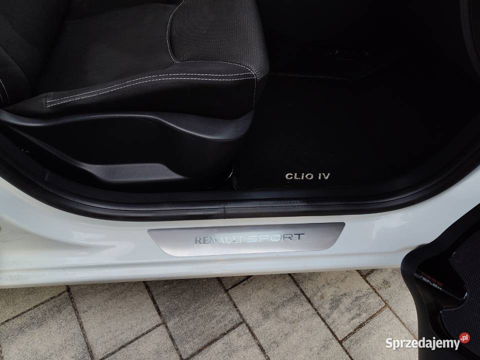 Renault Clio IV nieuszkodzony