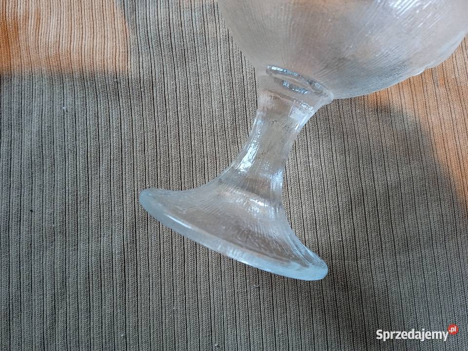 Cukiernica pucharek do deserów z owocowym