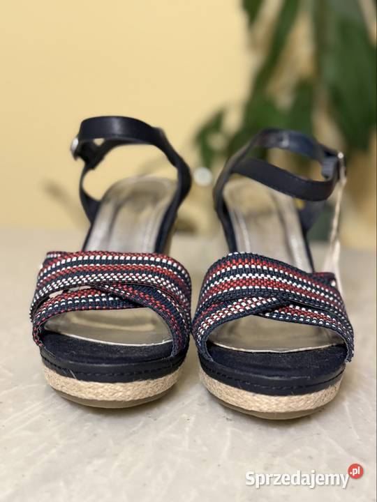 Nowe skórzane sandały na koturnie Tom Tailor Wrocław