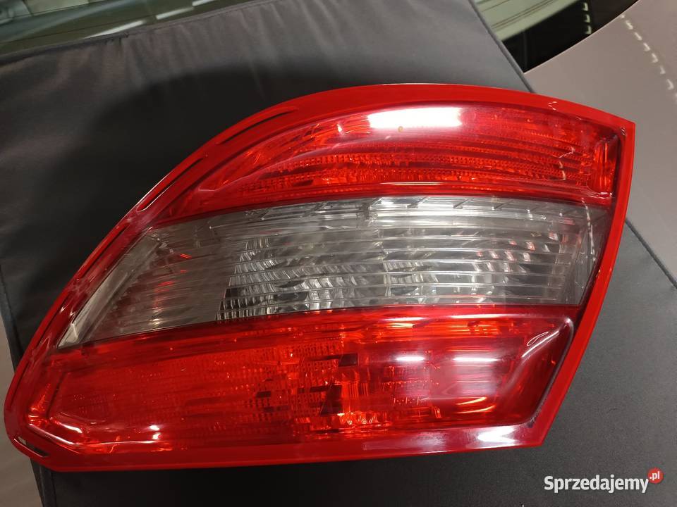 Lampy W204 sedan 2008 Konopnica