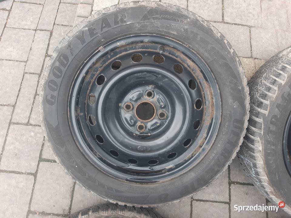 Koła 15 z oponami zimowymi 18565R15 GoodYear Ząbki
