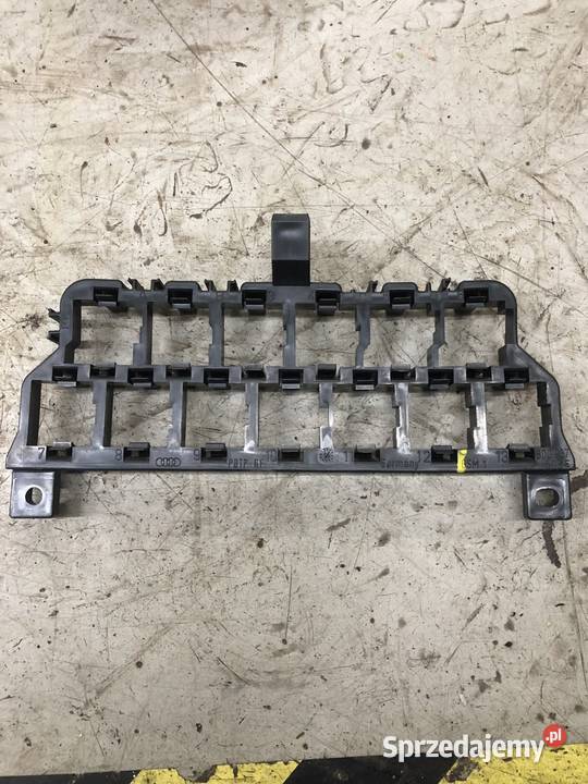 A4 B7 ZŁĄCZE SKRZYNKA BEZPIECZNIKÓW 8D0937503E Motoryzacja Kozy