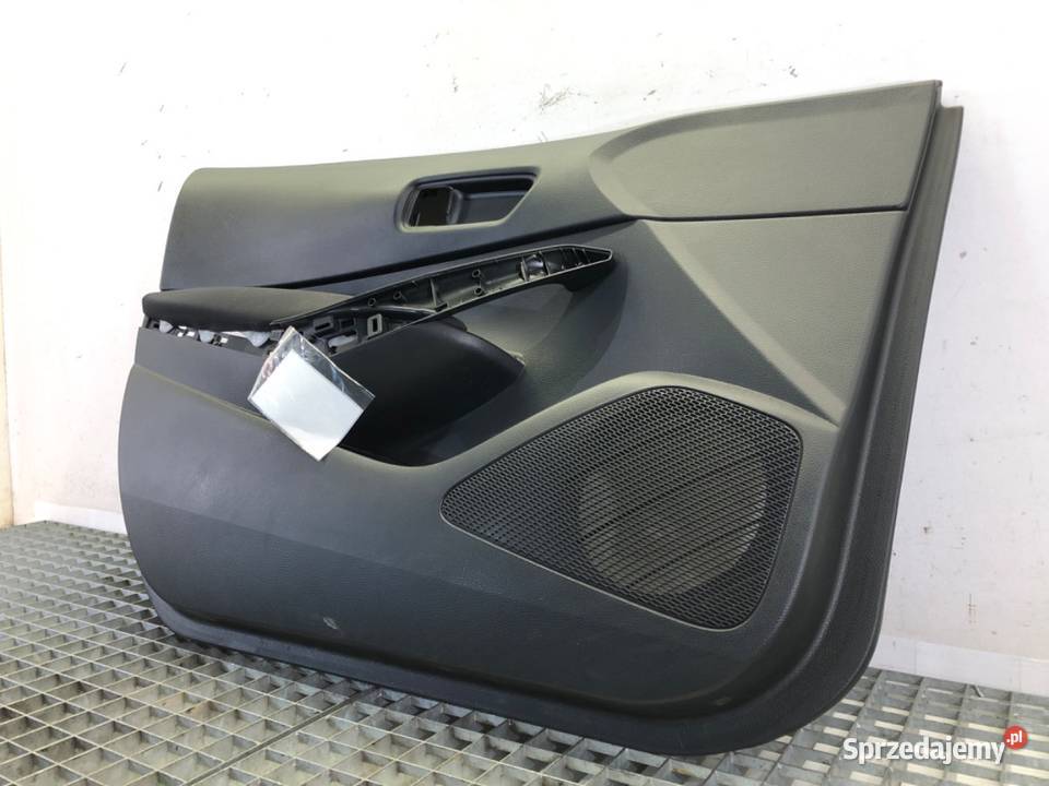 BOCZEK DRZWI LEWY PRZÓD TOYOTA COROLLA E21 sprzedam