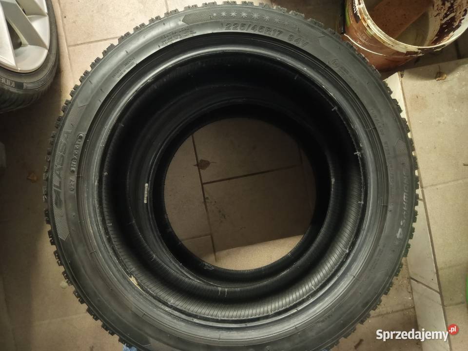 Opony zimowe Lassa 22545 R17 Dot 3524
