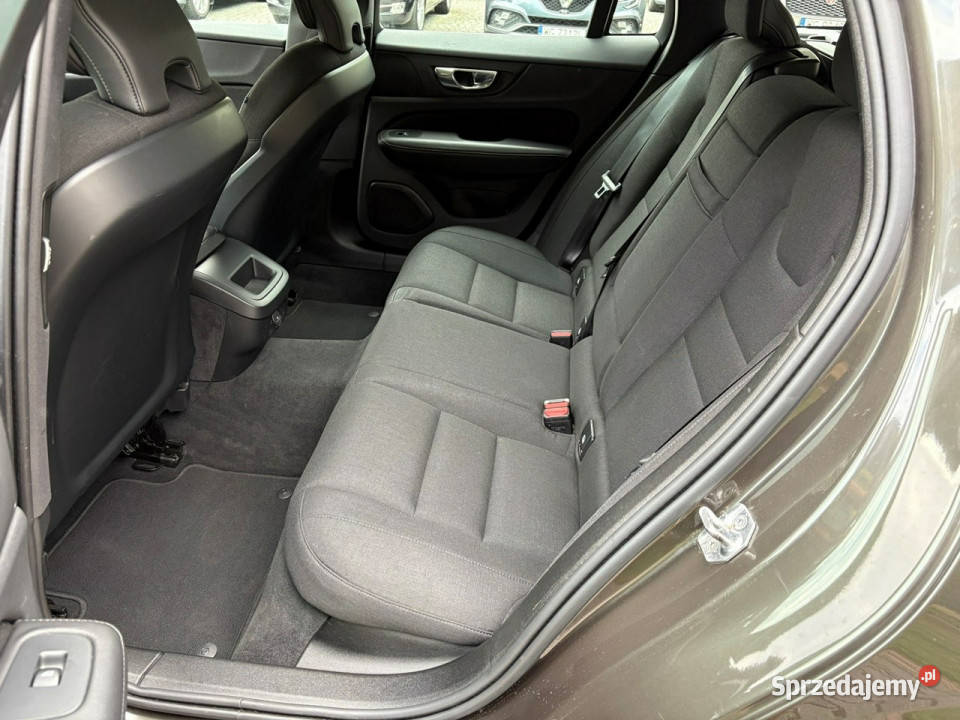 Volvo V60 20 benzyna 8 biegów Podgrzewane fotele nawigacja Lipówki