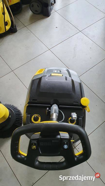 Szorowarka do podłóg walcowa KARCHER BR 4522 C Zduny sprzedam