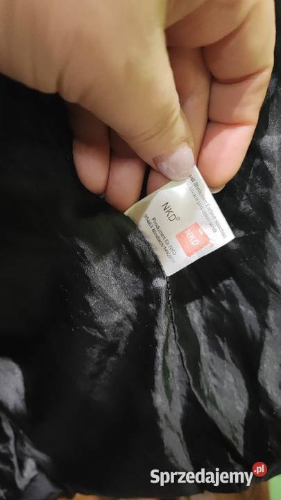 Czarna ciepła kurtka zimowa z kapturemkołnierz Piaseczno