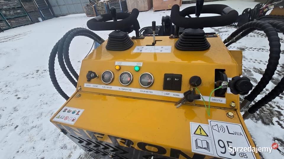 Mini ładowarka gąsienicowa INFRONT YF380 łyżka nie