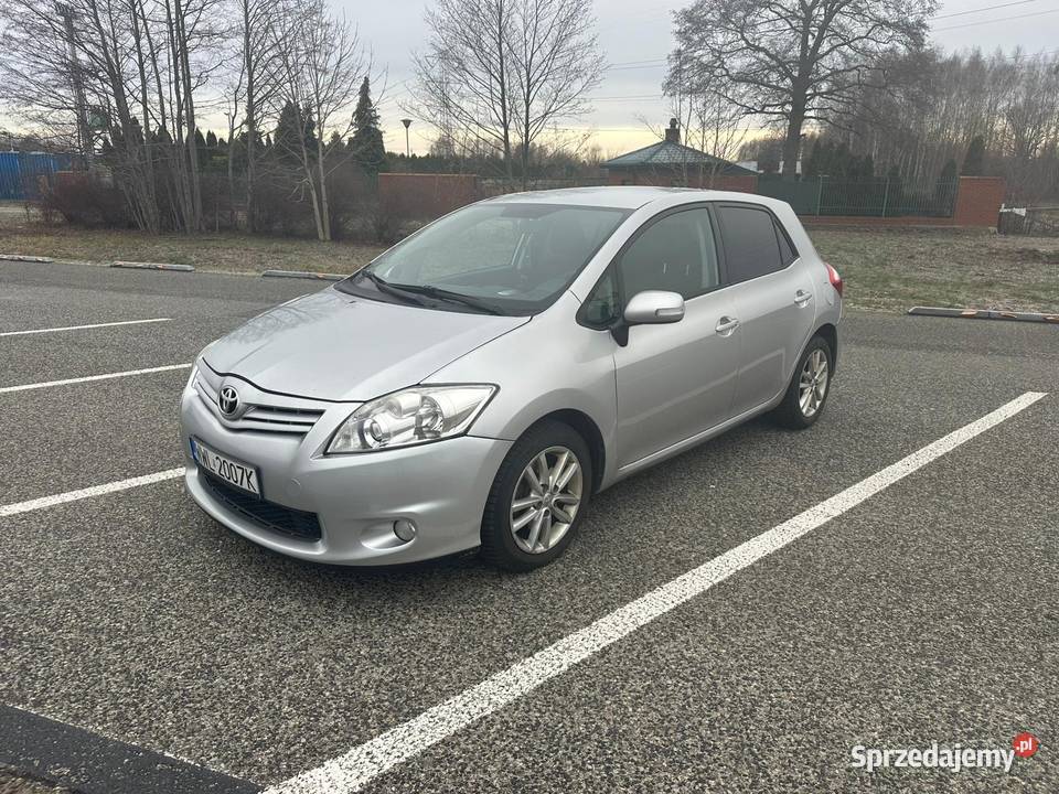 Toyota Auris 20 TDI 2011 bluetooth Tłuszcz