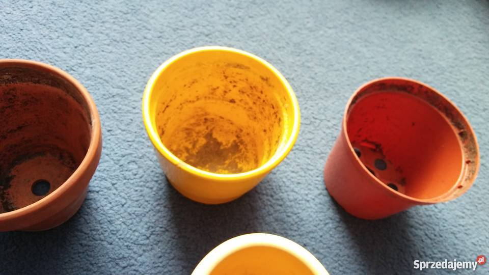 doniczki w ilości 6 komplet