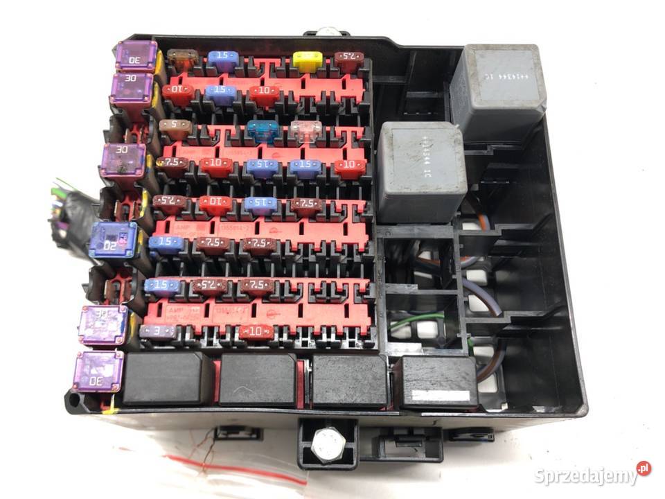 SKRZYNKA BEZPIECZNIKÓW FORD TRANSIT COURIER Skrzynki bezpieczników sprzedam
