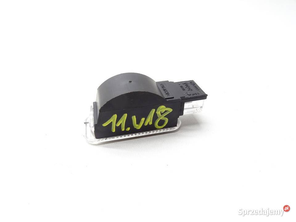 LAMPKA OŚWIETELNIE KABINY 4B0947415A AUDI Q5 8R