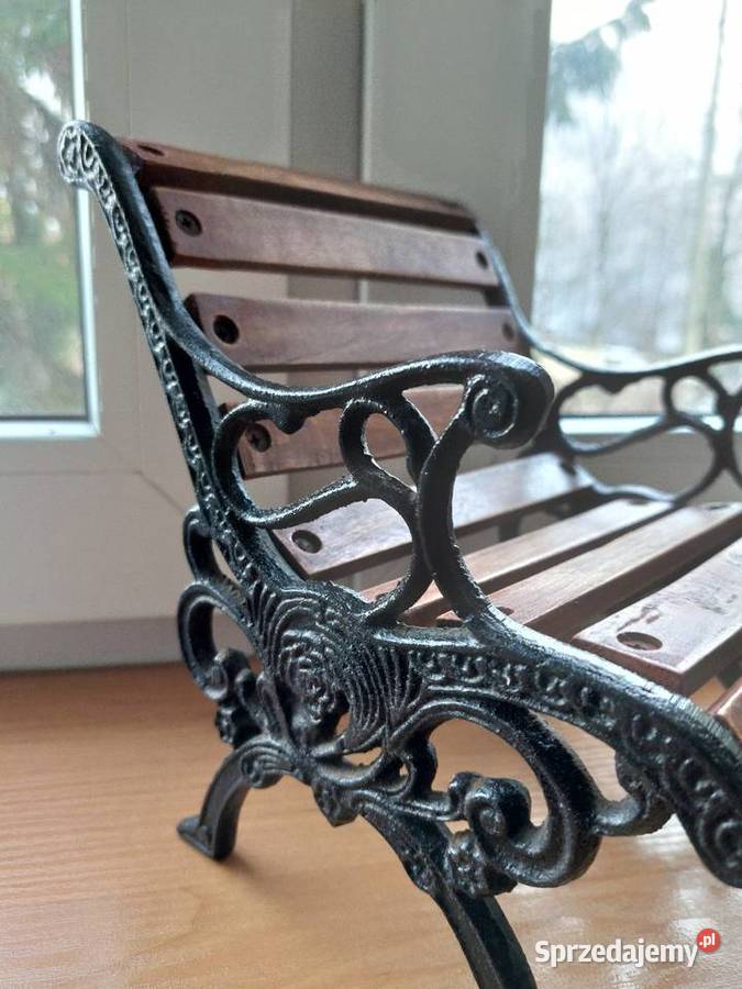 Ławeczka DrewnoŻeliwo Miniatura Lalki i akcesoria