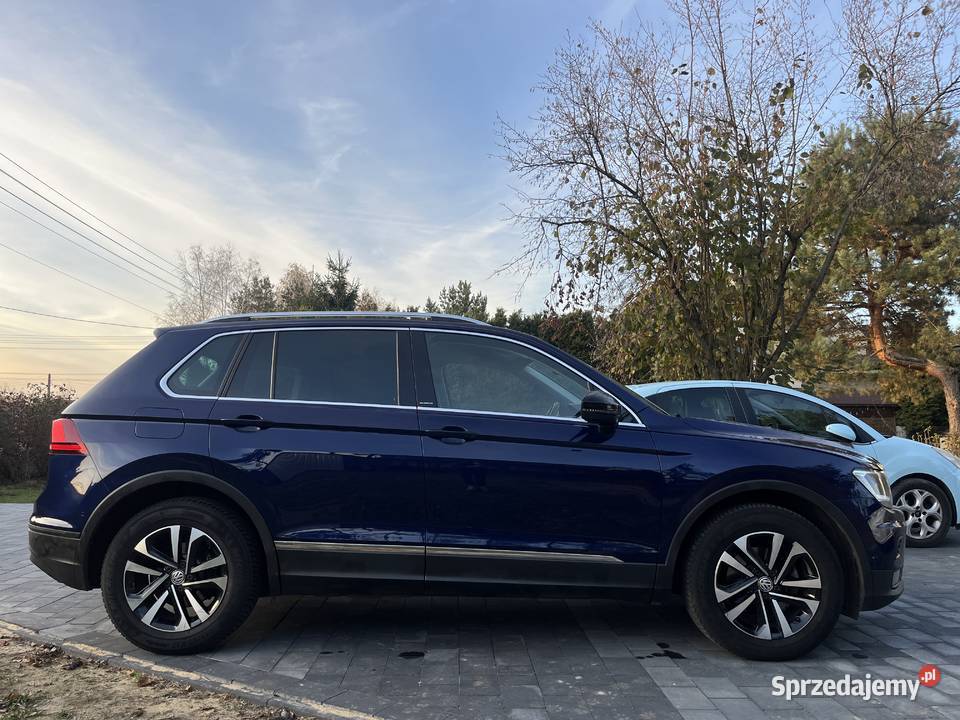 Volkswagen Tiguan 20 TDI BMT SCR IQ Drive Rok produkcji 2020 śląskie Zawiercie