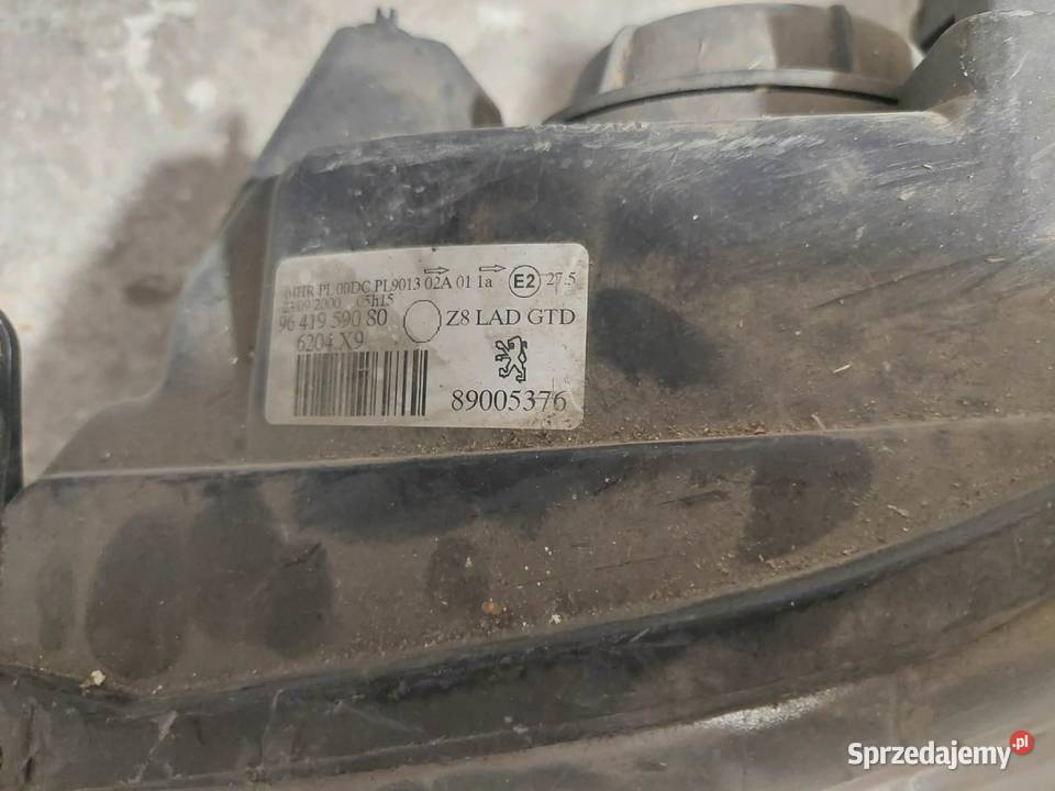 Lampa Xenon Peugeot 607 lewy przód