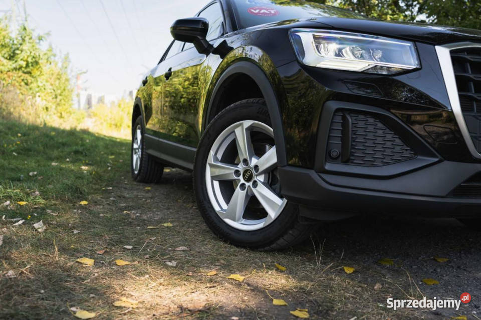 Audi Q2 30 TFSI światła do jazdy dziennej