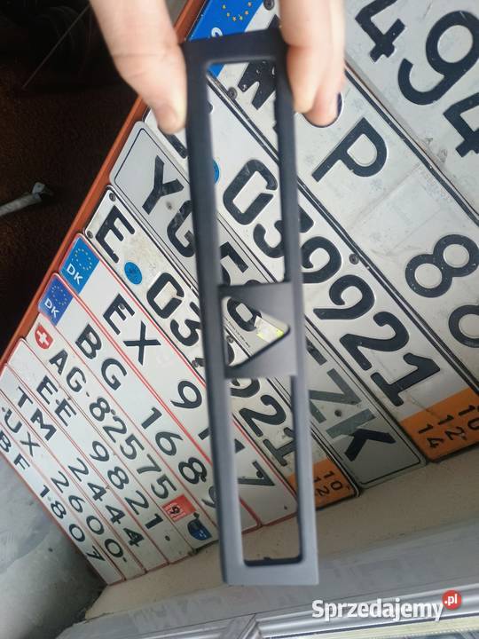 AUDI A3 8P 03 RAMKA PANELU KONSOLI ŚRODKOWEJ