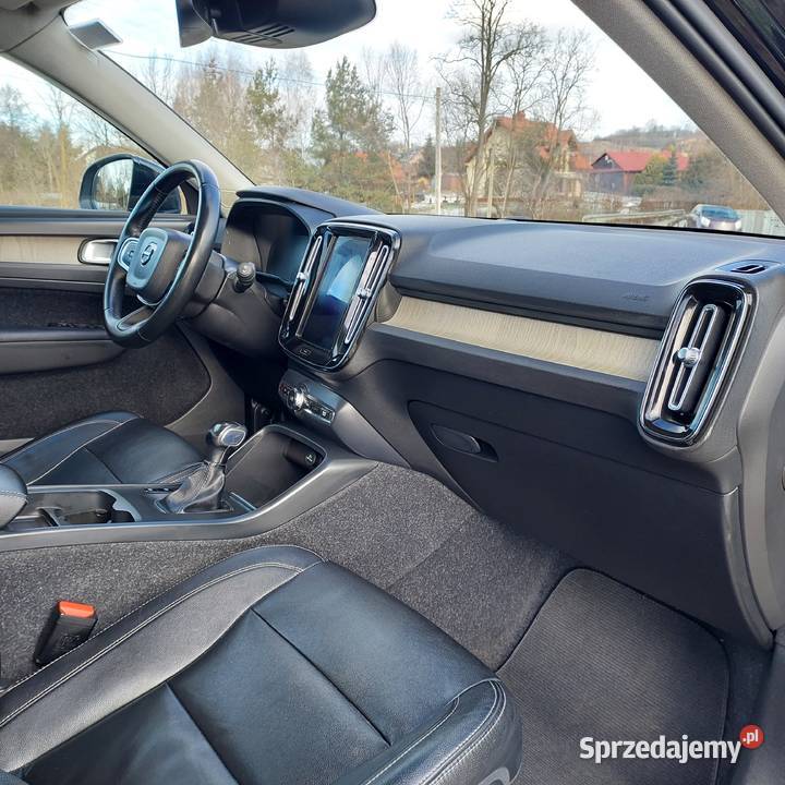 Volvo XC40Napęd 4x4DieselEURO 6INSCRIPTONModel